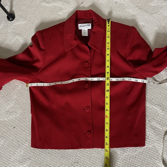 Vtg Pendleton red women‘s red blazer/jacket, shoulder pads, button down. Size 8 - Picture 10 of 14